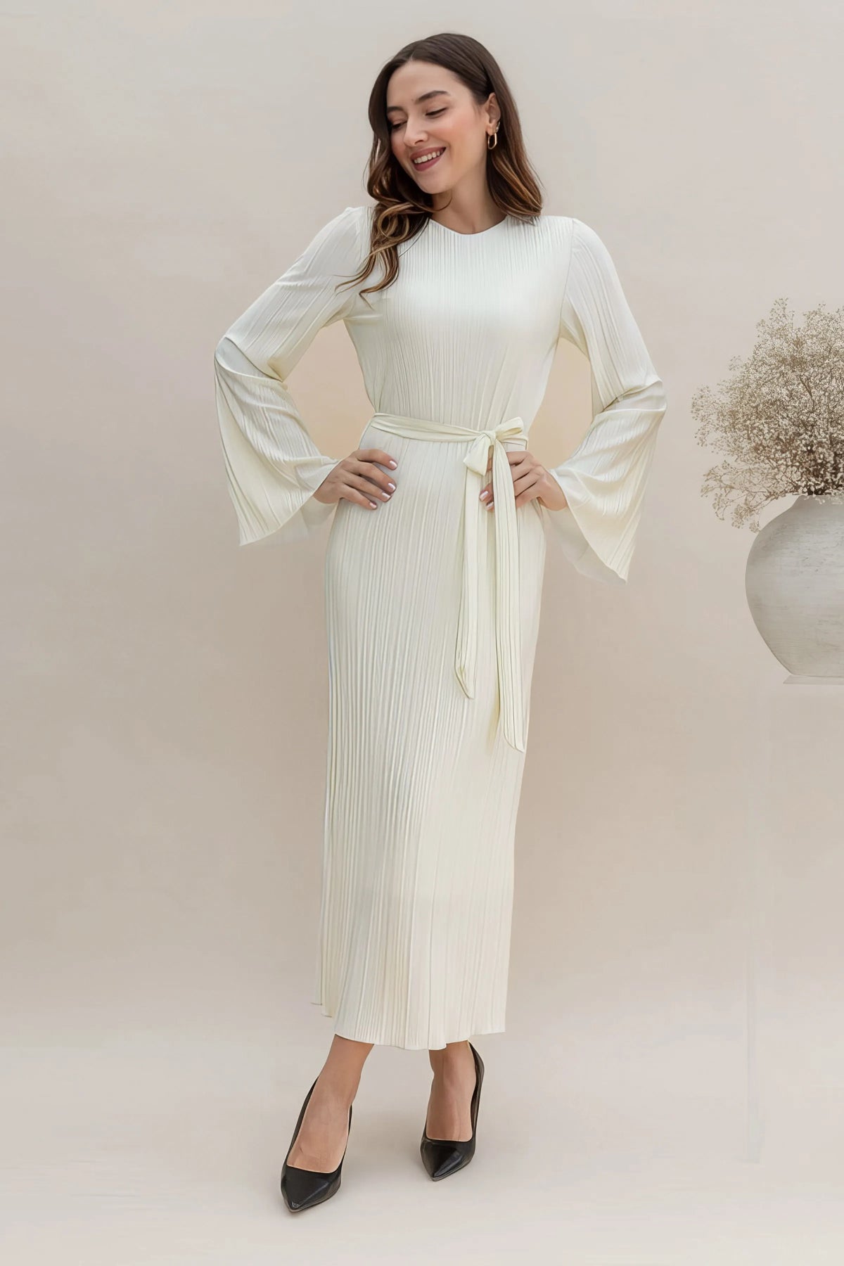 Anastasy – The Elegant Pleats Muse