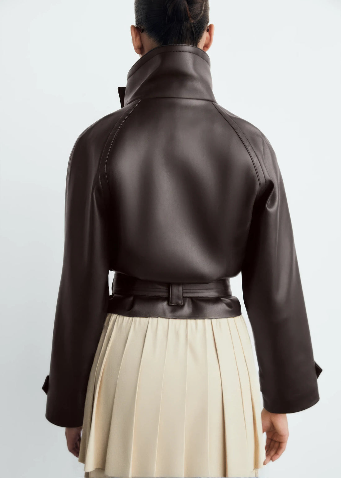 Ambre – The Iconic Belted Leather Look