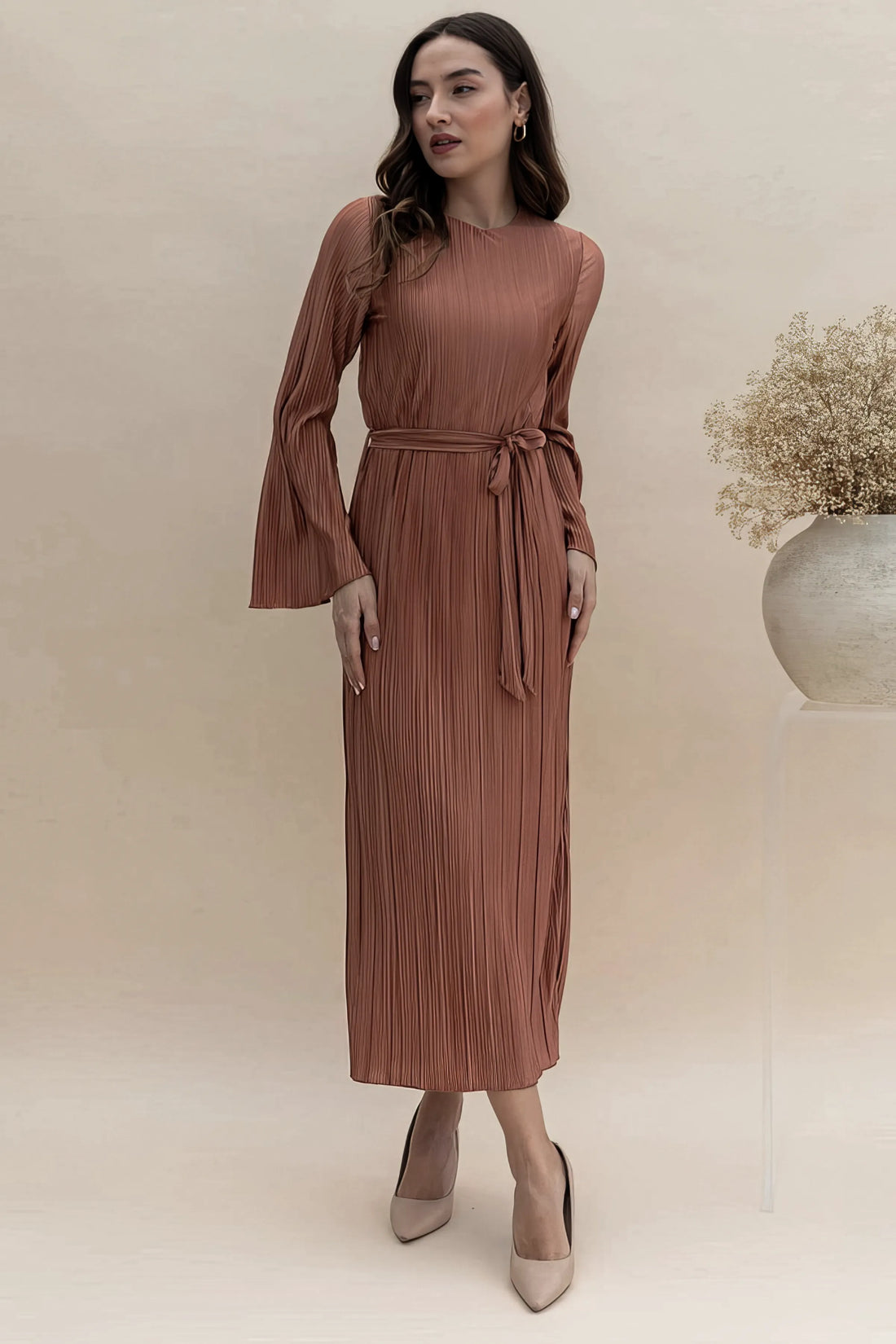 Anastasy – The Elegant Pleats Muse