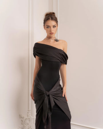 Romantique – The Satin Drape Hourglass Gown