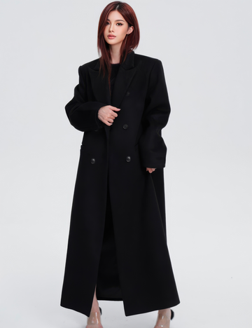 Nox – The Sculptural Wool Coat