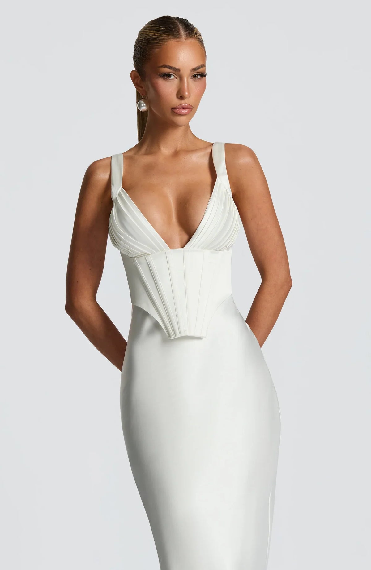 Selena – The Sculpted Hourglass Gown