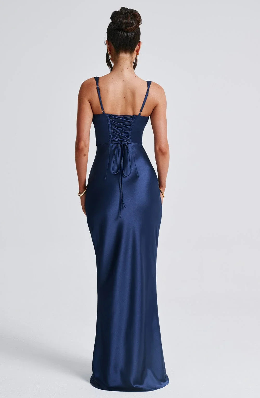 Selena – The Sculpted Hourglass Gown