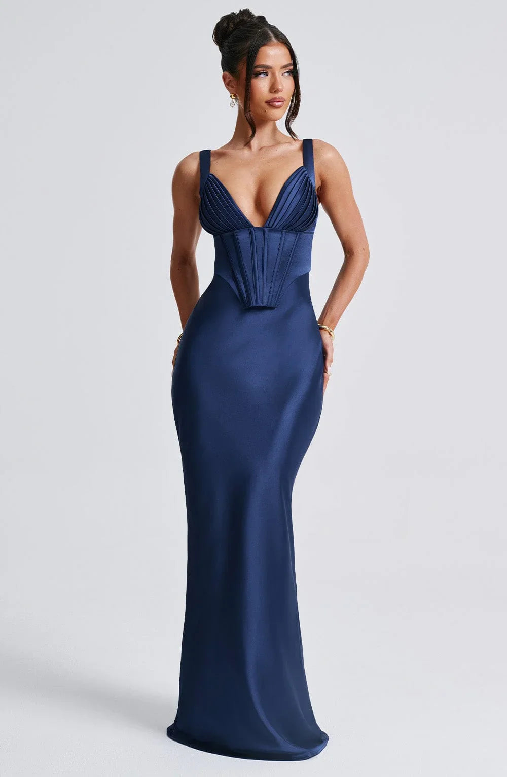 Selena – The Sculpted Hourglass Gown