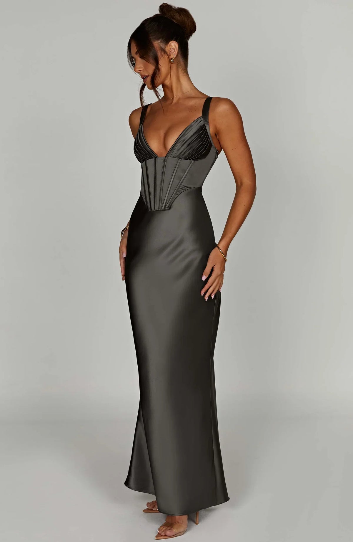 Selena – The Sculpted Hourglass Gown