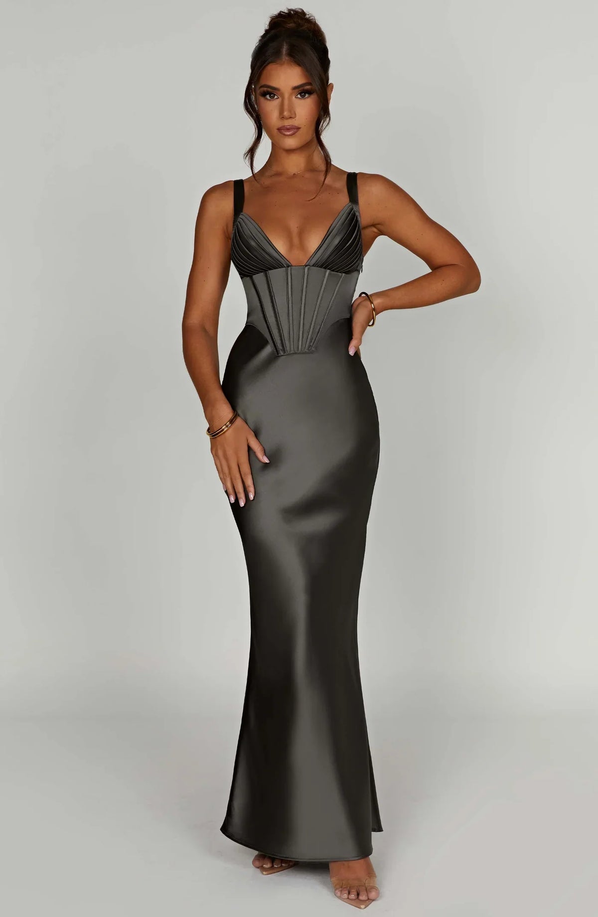 Selena – The Sculpted Hourglass Gown